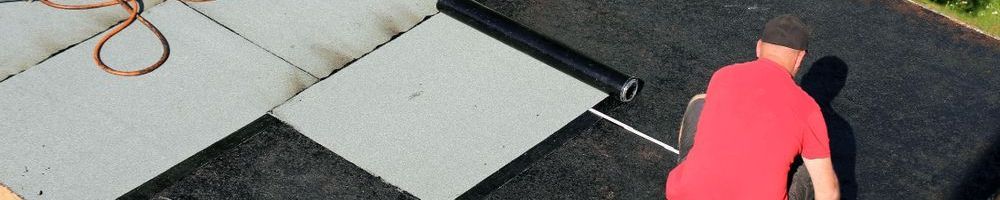 Nieuw bitumen leggen op bijgebouw in Veldhoven